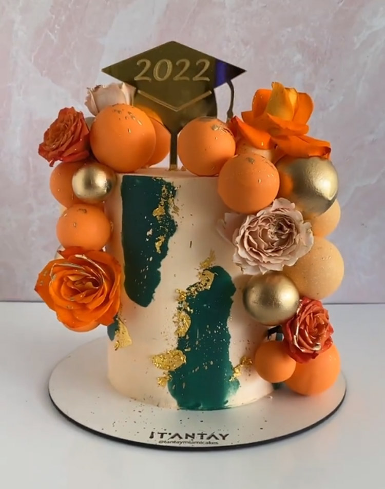 school graduation cake in Miami